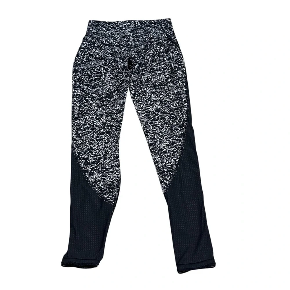 Lululemon black and white leggings